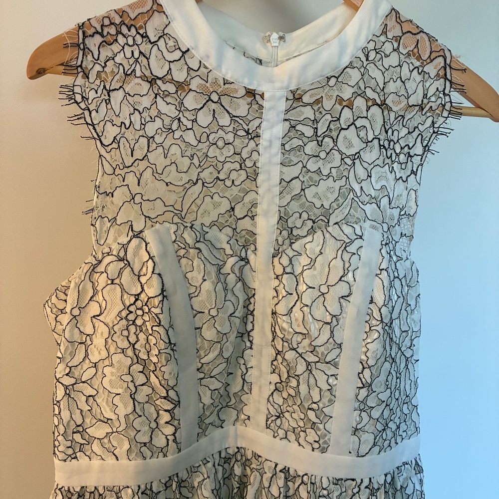 Lace Black and White Dress. 1X - Picture 2 of 3